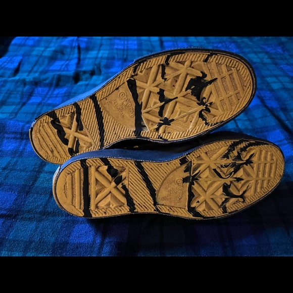 Collectors Batman ‘89 Converse + Toy - Picture 5 of 13